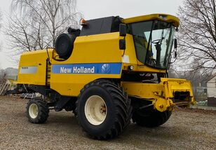 NEW HOLLAND TC 5070  cosechadora de cereales